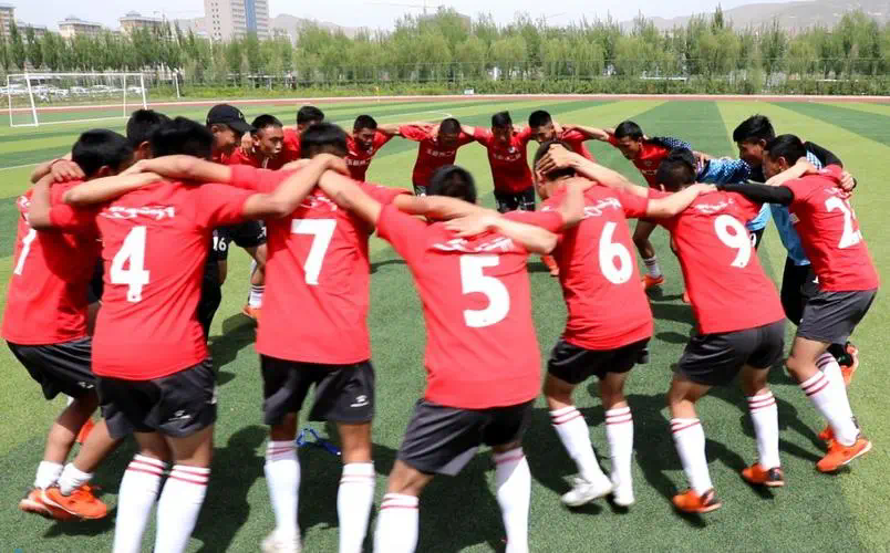 川崎网球拍要用什么护线管